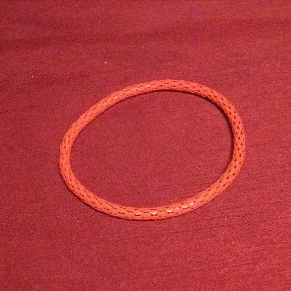 8 Coloured Bracelets - Picture 4 of 16